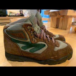 Women’s size 7 hi tec hiking boots